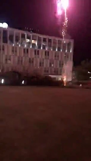 1404154
