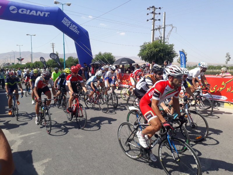مسابقات دوچرخه‌سواری آزاد کشوری در شهر آبسرد