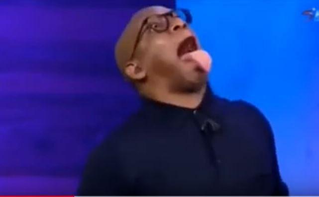 1471496
