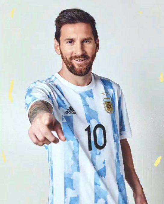 رونمایی از طرح جذاب پیراهن تیم ملی آرژانتین/عکس