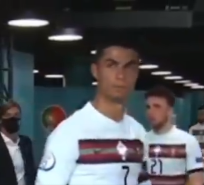 1612992