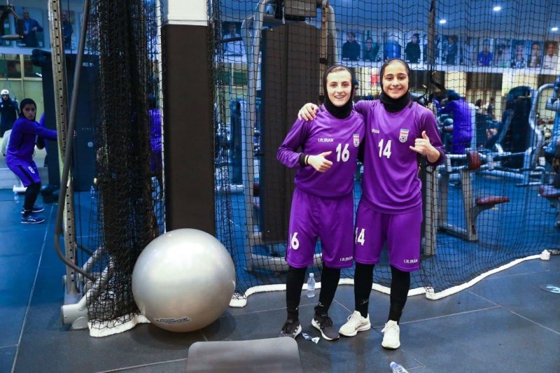 تمرین شاد زنان فوتبال ایران در پِک (عکس)