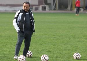 پرسپولیس (ب) به هم نمیخورد