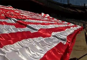 پرچم پرسپولیس روی صندلی های خالی آزادی پهن شد