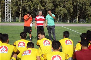 نفت تهران از چهره استقلالی تا پرسپولیسی