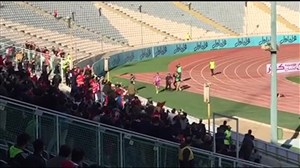 دلجویی بیرانوند از هواداران پرسپولیس قبل از بازی ذوب آهن