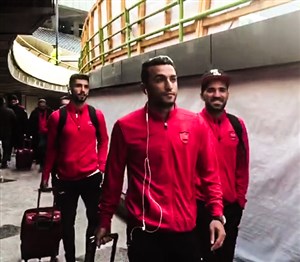 لحظه ورود بازیکنان پرسپولیس و السد به استادیوم آزادی