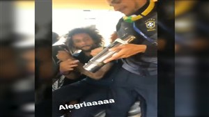 شادی و آواز برزیلی ها در اتوبوس
