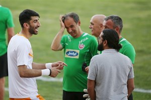 استقبال از بیرانوند با همان شعار معروف
