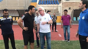 استقبال تارتار از شفر، هنگام بازدید از چمن ورزشگاه تختی جم